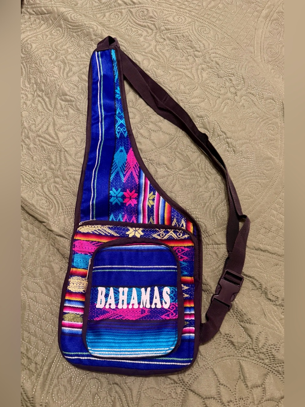 Vibrant Bahamas Woven Geometric Sling Bag – Excellent Condition!